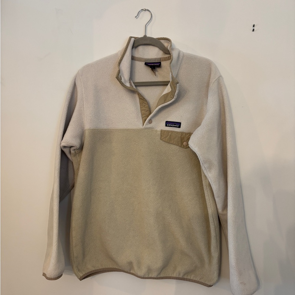 Patagonia Woman’s Beige and Cream Synchilla